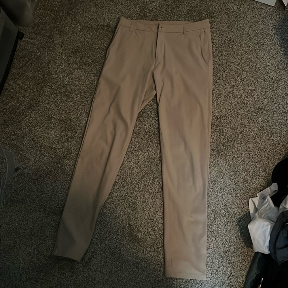Lululemon khakis 33x37